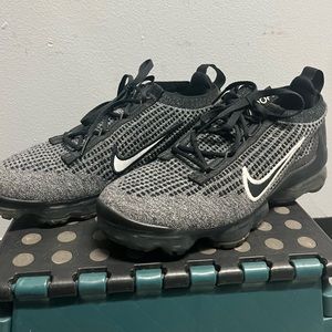 Nike vapormax flyknit men's size 7